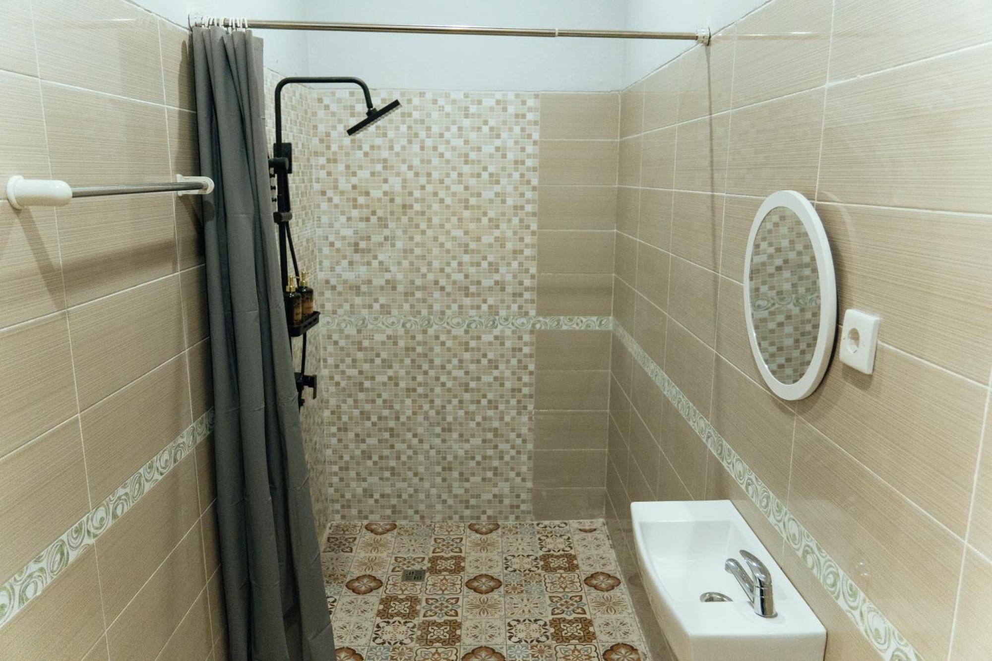 Апартаменти Dara House Кута Екстер'єр фото